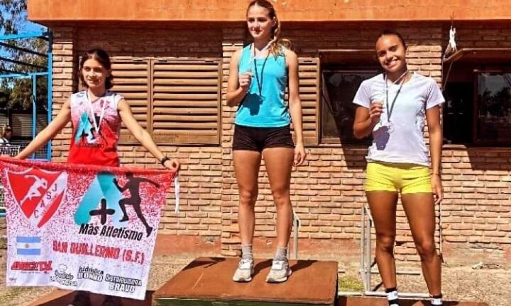La Escuela Municipal de Atletismo brillan en Santa Fé