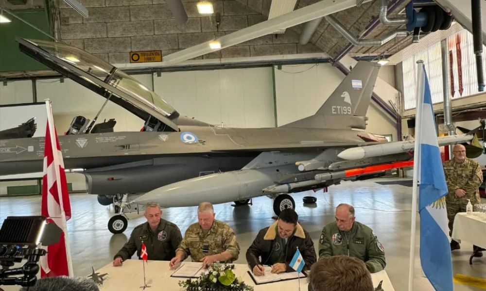 Compra de 24 aviones de caza