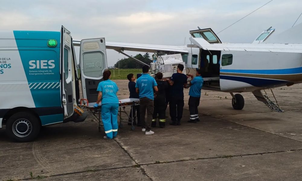 Aeronave traslada a bebé en incubadora desde Pergamino