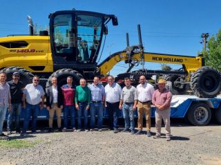 Pergamino incorpora una nueva Motoniveladora para mejorar los caminos rurales de Ocampo