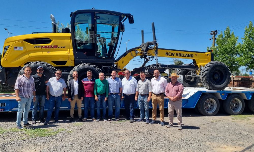 Pergamino incorpora una nueva Motoniveladora