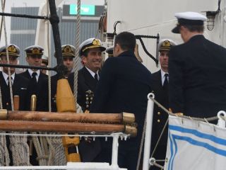 La fragata ARA Libertad inici su viaje con un pergaminense a bordo