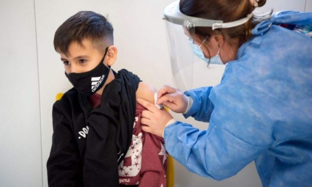 Razones para que los niños se vacunen contra el coronavirus