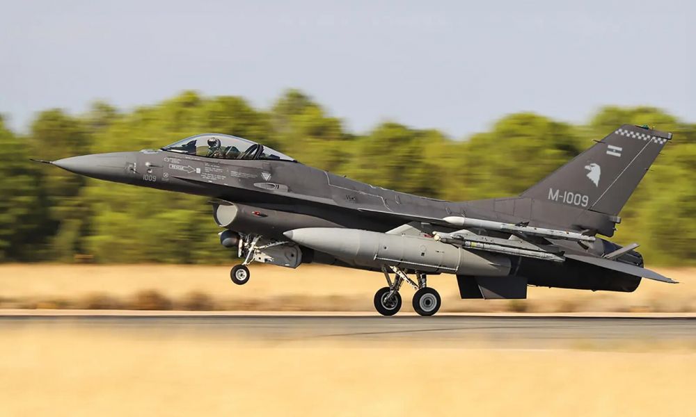 Compra de 24 aviones de caza