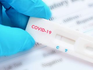 Covid: En la semana cayeron 14,5% los contagios y se consolida la baja de uso de camas UTI