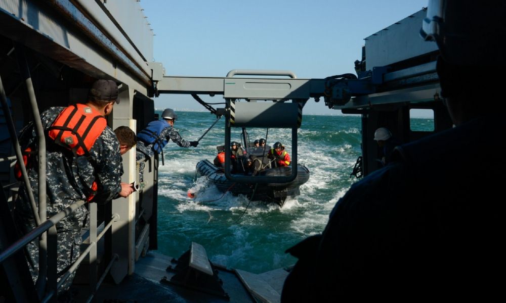 ¿Qué hacen los buques de la Armada en el Atlántico Sur?