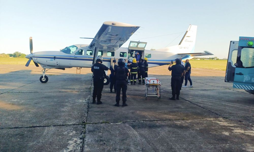 Vuelo sanitario para un policía herido en accidente fatal