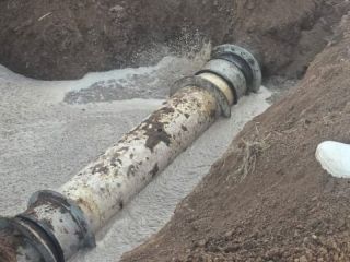 Vecinos de Prez Milln exigen respuestas tras derrame contaminante del frigorfico ArreBeef