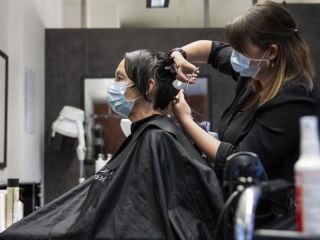 Aprueban el protocolo de funcionamiento para las peluqueras bonaerenses