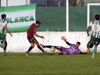 Douglas Haig, con autoridad: Le quit el invicto al puntero y se mete en la pelea