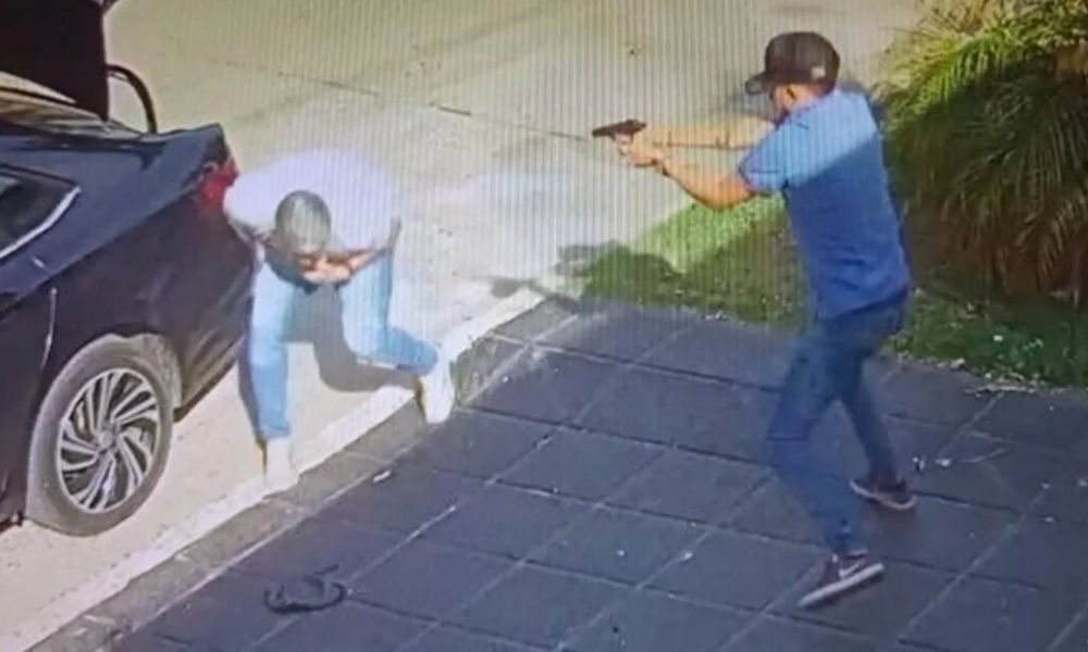 Tratan de identificar al sicario