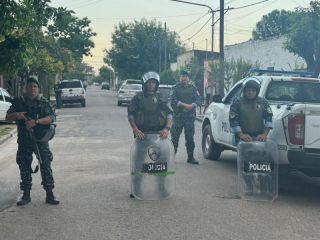 Operativo antidrogas en barrio 12 de Octubre: 5 detenidos