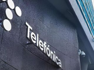 Clarn compra Telefnica y el Gobierno advierte sobre monopolio