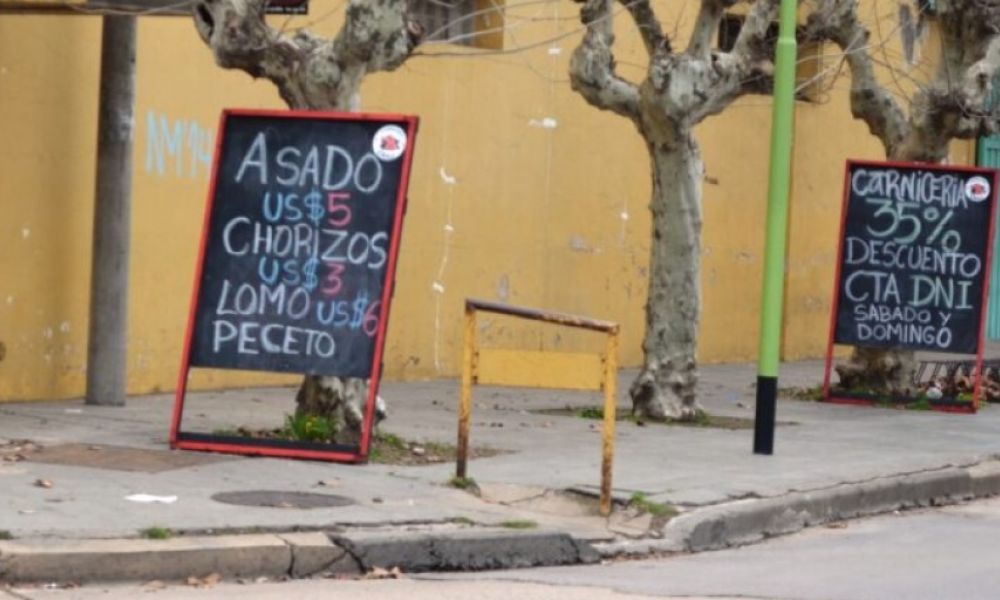 Carnicería en Saladillo «cotiza» sus precios en dólares
