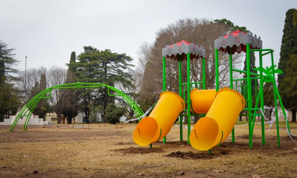 Nuevos juegos en la Plaza Almirante Brown
