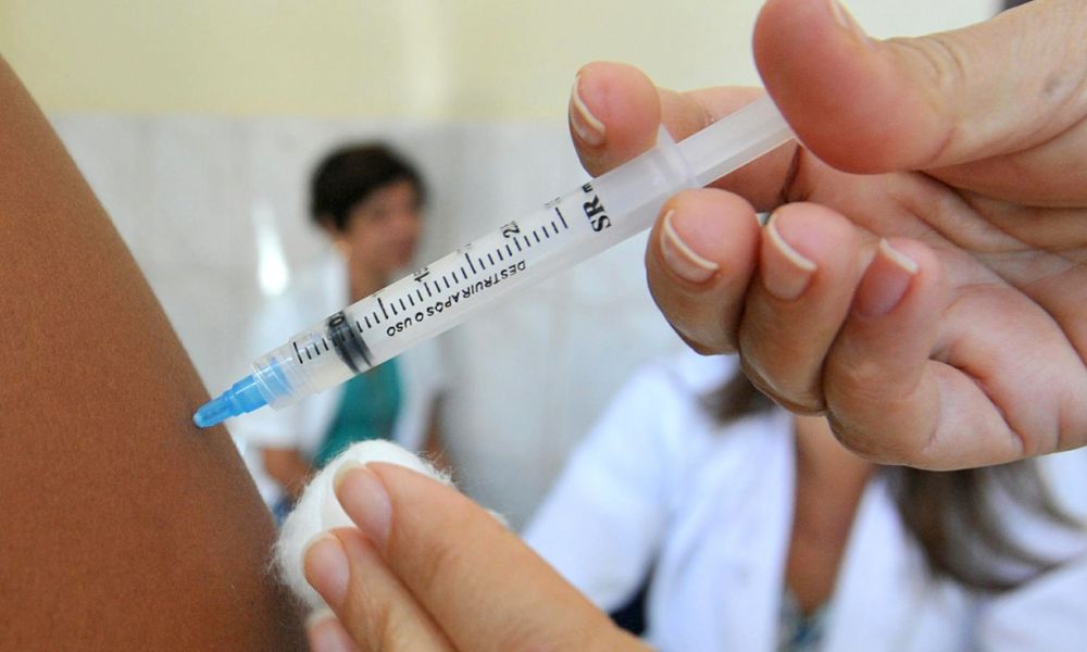 Vacunarán hoy contra la Hepatitis en Parque España