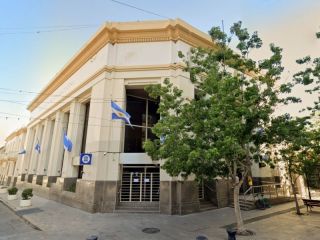 El Gobierno amenaza con cerrar sucursales del Banco Nacin por tasas municipales