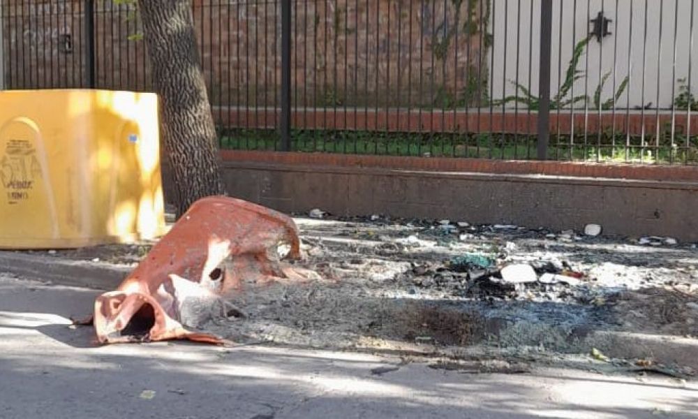 Incendiaron una Campana Naranja