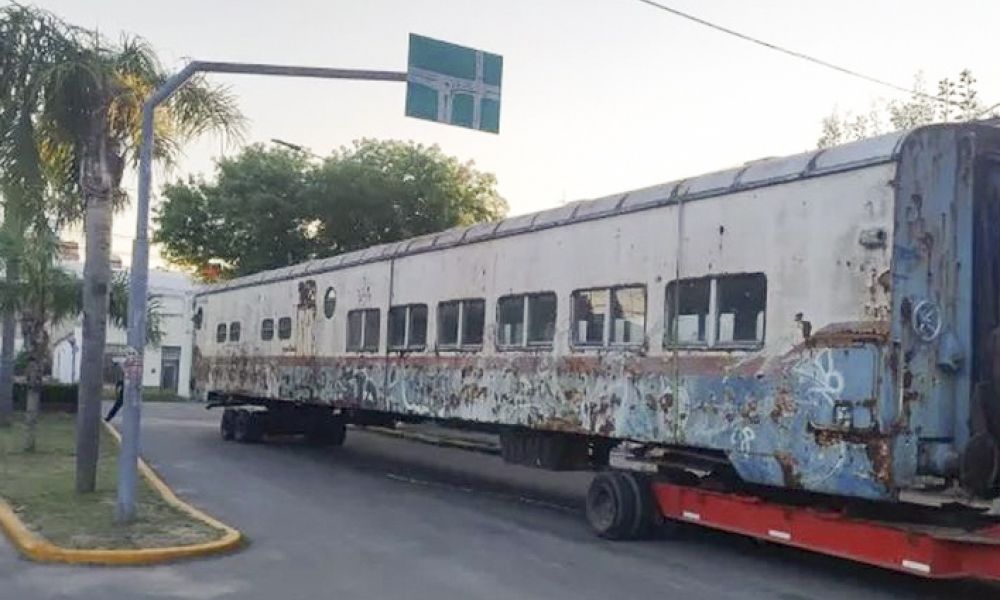 Vagones históricos en el Parque España