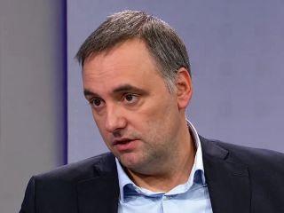 «Ahorramos en negro»: La frase de Adorni que reavivó la polémica por su patrimonio