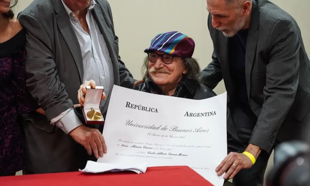Charly García recibe el doctorado Honoris Causa