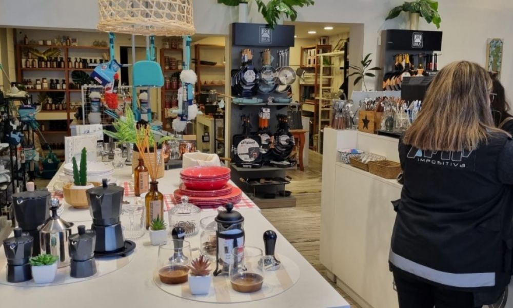 Bazares y regalerías en la lupa de AFIP