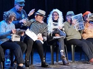 El teln se alza para la sabidura: Pergamino celebra la vitalidad de sus adultos mayores en una noche de teatro nica