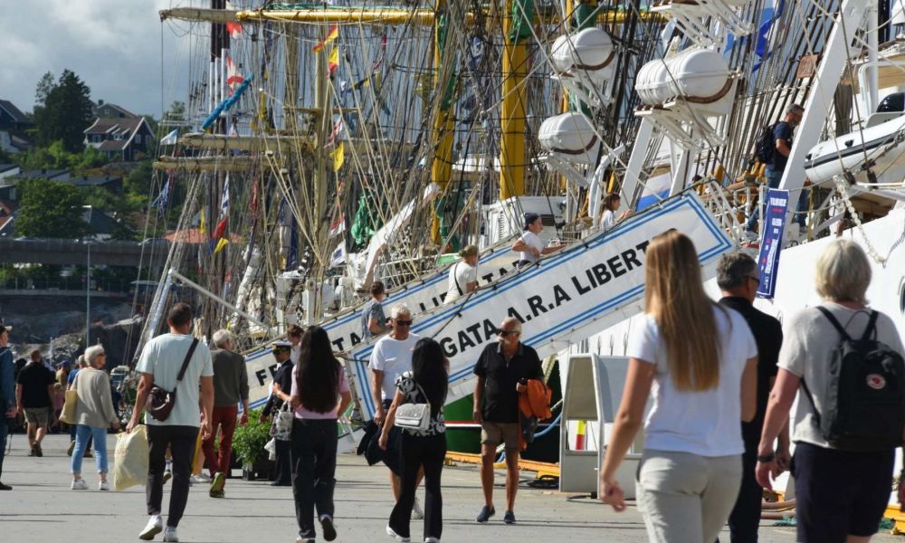 La fragata Libertad deslumbró en Noruega