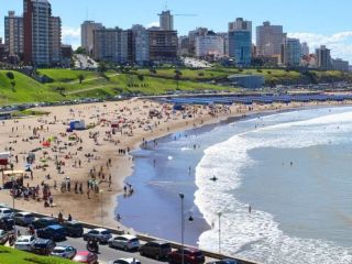 Verano 2026: El turismo se mueve por eventos, decide tarde y gasta con m�s criterio