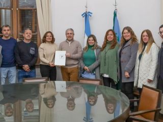 Importante inversin en Educacin: Martnez entrega fondos a instituciones de la ciudad