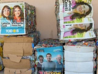 Pergamino: Finalizadas las elecciones limpian los espacios invadidos por carteles