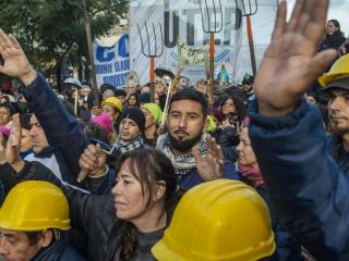 Movimientos sociales, la CGT y las CTA marcharán el 7 de agosto por «Paz, Pan, Tierra, Techo y Trabajo»
