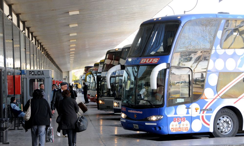 Argentina desregula los servicios de media y larga distancia