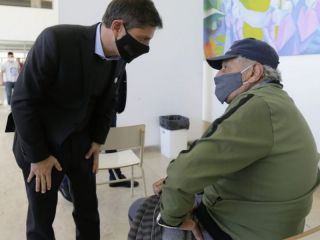 Kicillof anunci vacuna libre de segunda dosis para mayores de 60 e inicio de vacunacin a menores sanos