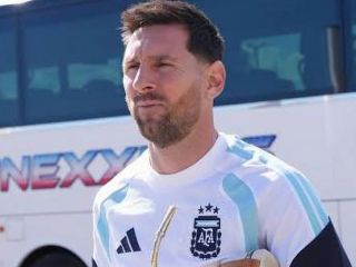 Messi entrenó con Argentina en medio del escándalo por una falsa noticia viral sobre su padre