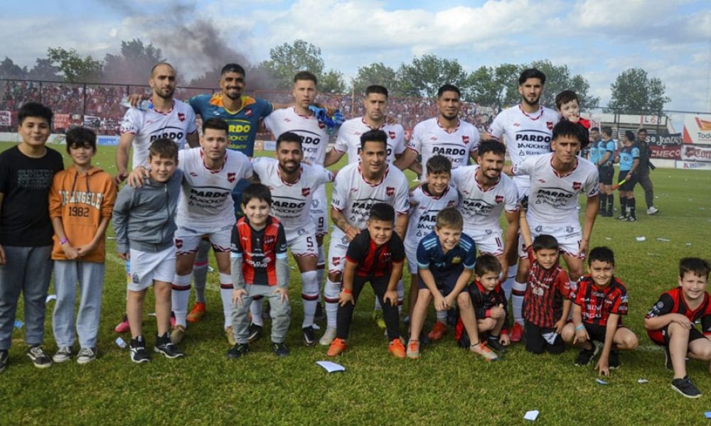 Douglas avanza triunfante