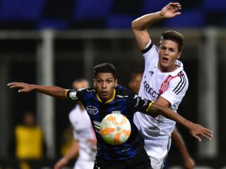 Estudiantes perdi en Ecuador y espera el repechaje