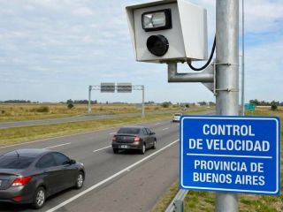 Más de 150 radares ilegales en rutas nacionales: El Gobierno apunta contra las «fotomultas recaudatorias»
