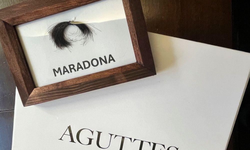 ¿Cuánto pagarías por un mechón de Maradona?