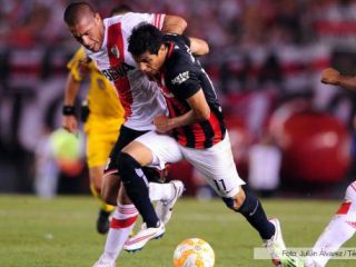 River le gan a San Lorenzo en el partido de ida