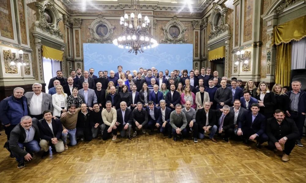 Kicillof distribuye $38.106 millones entre municipios