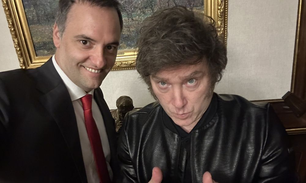 Milei salió a respaldar a Adorni