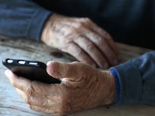 Oportunidades en la era digital: Taller sobre manejo de dispositivos mviles para adultos mayores