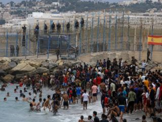 Ya son 57 los muertos tras el masivo intento de ingreso desde Marruecos a Ceuta
