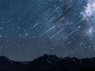 2026, un año histórico para mirar el cielo: Eclipse total de Sol, cometas y lluvias de estrellas