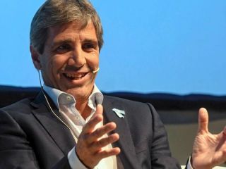 El Gobierno elimina controles y apuesta a un nuevo blanqueo para atraer dólares «del colchón»