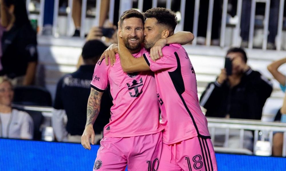 Otro hat-trick mágico de Messi