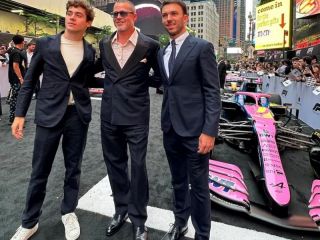 Colapinto en Times Square: Hollywood, velocidad y un saludo con Brad Pitt