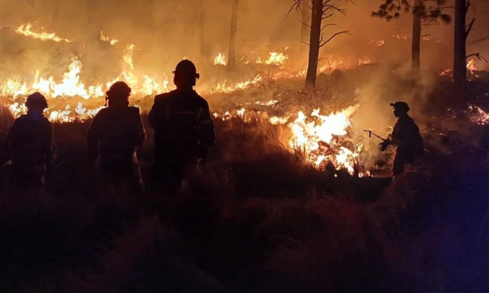 La lucha contra el fuego se intensifica