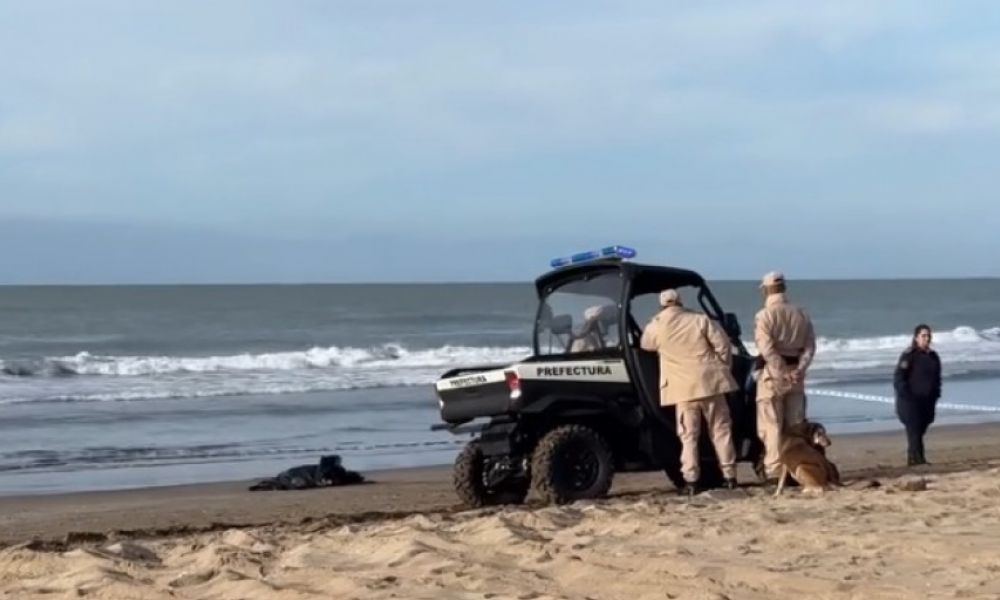 Hallan sin vida a una mujer en la playa de Pinamar